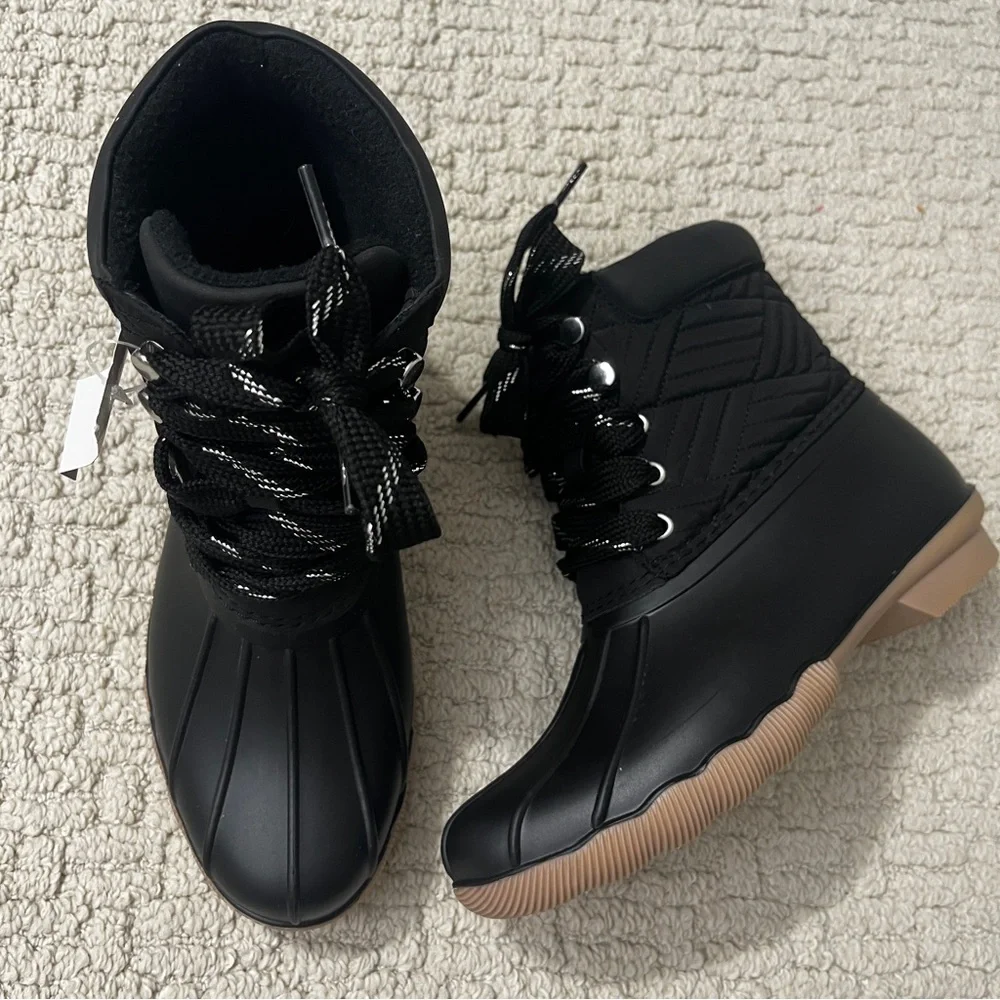 Justice Black Lace-Up Duck Boots size 4y 6w nwt insulated‎